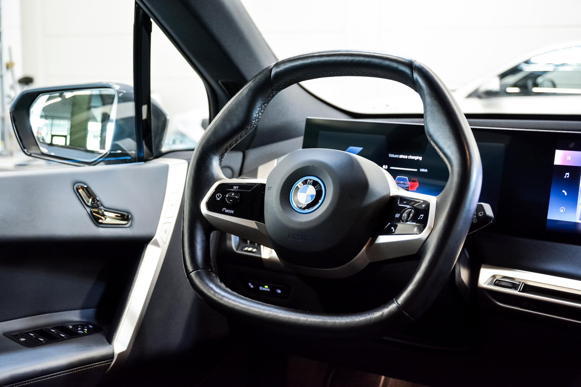 BMW iX xDrive 40 Sportpakett 240kW