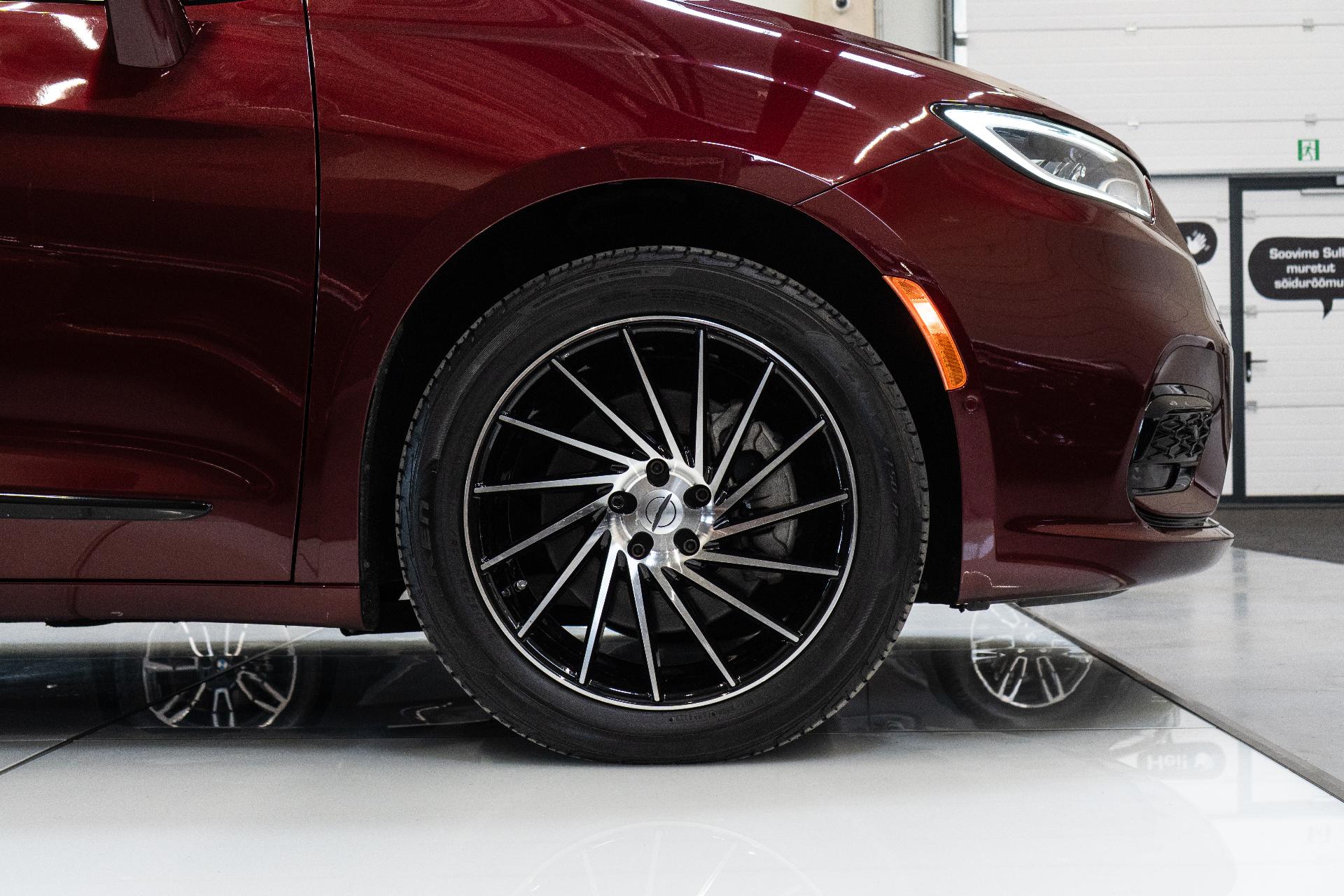 Chrysler Pacifica Limited AWD 3.6 V6 214kW