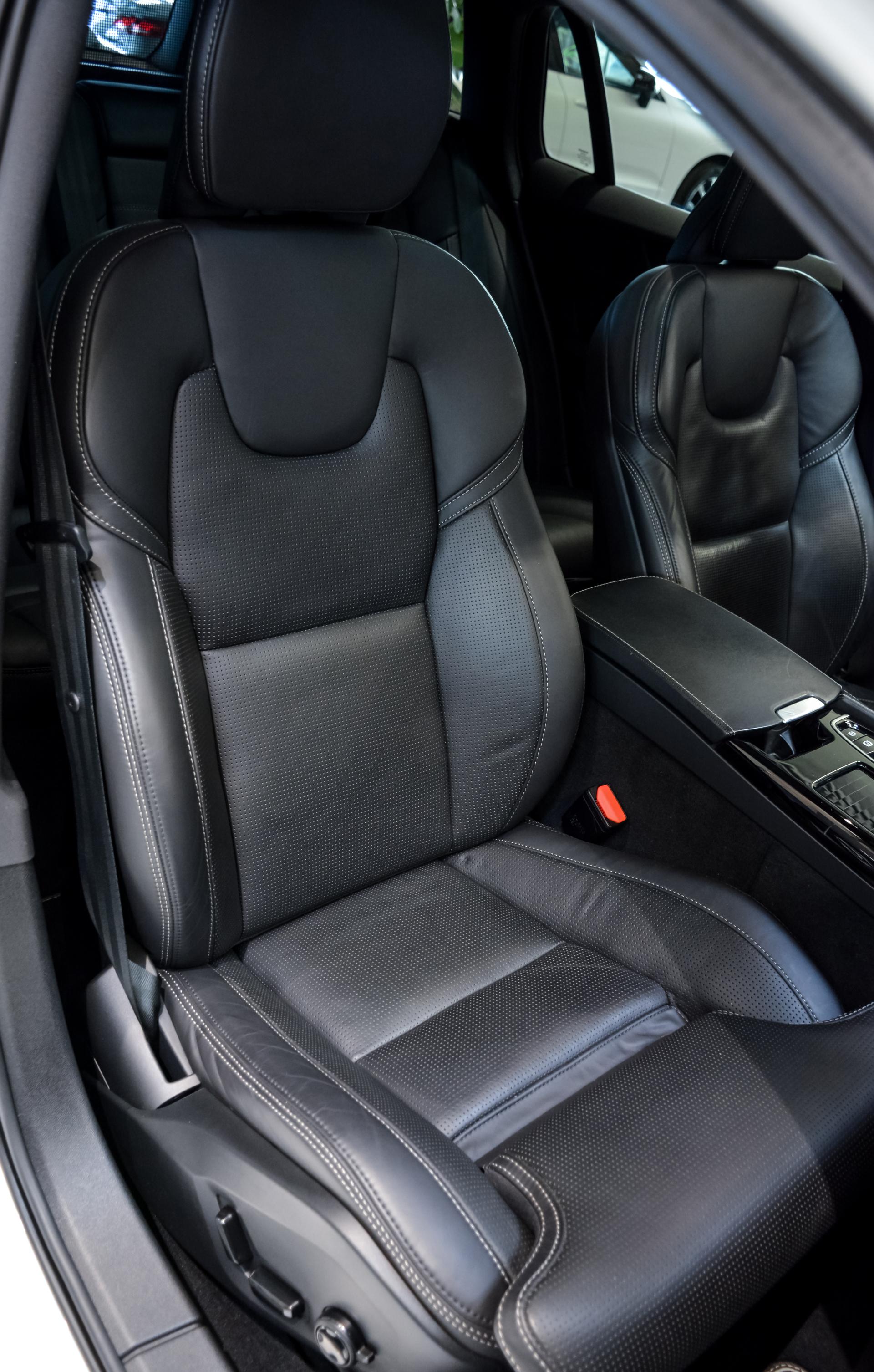 Volvo V60 R-Design T8 AWD Recharge 2.0 288kW