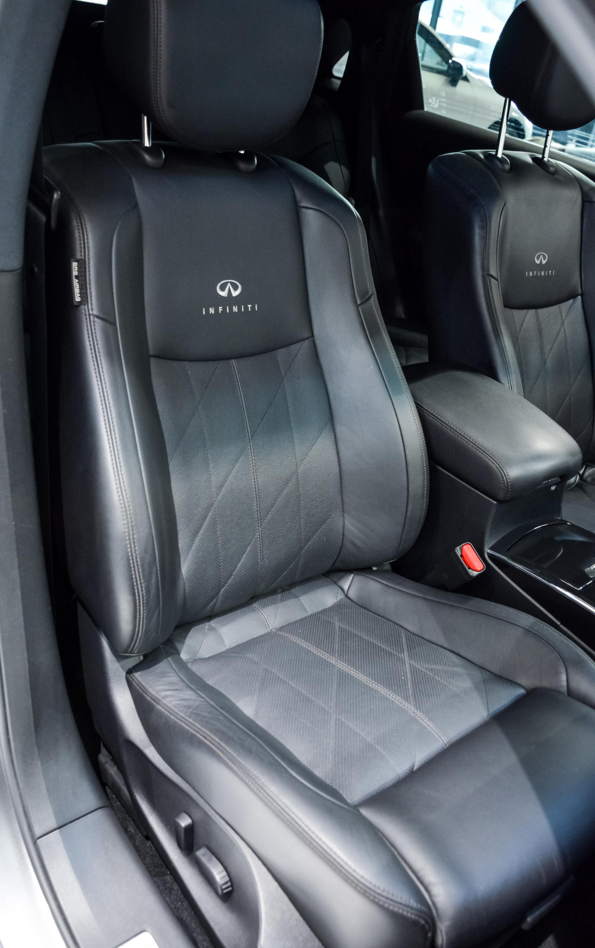 Infiniti QX70 3.0 175kW