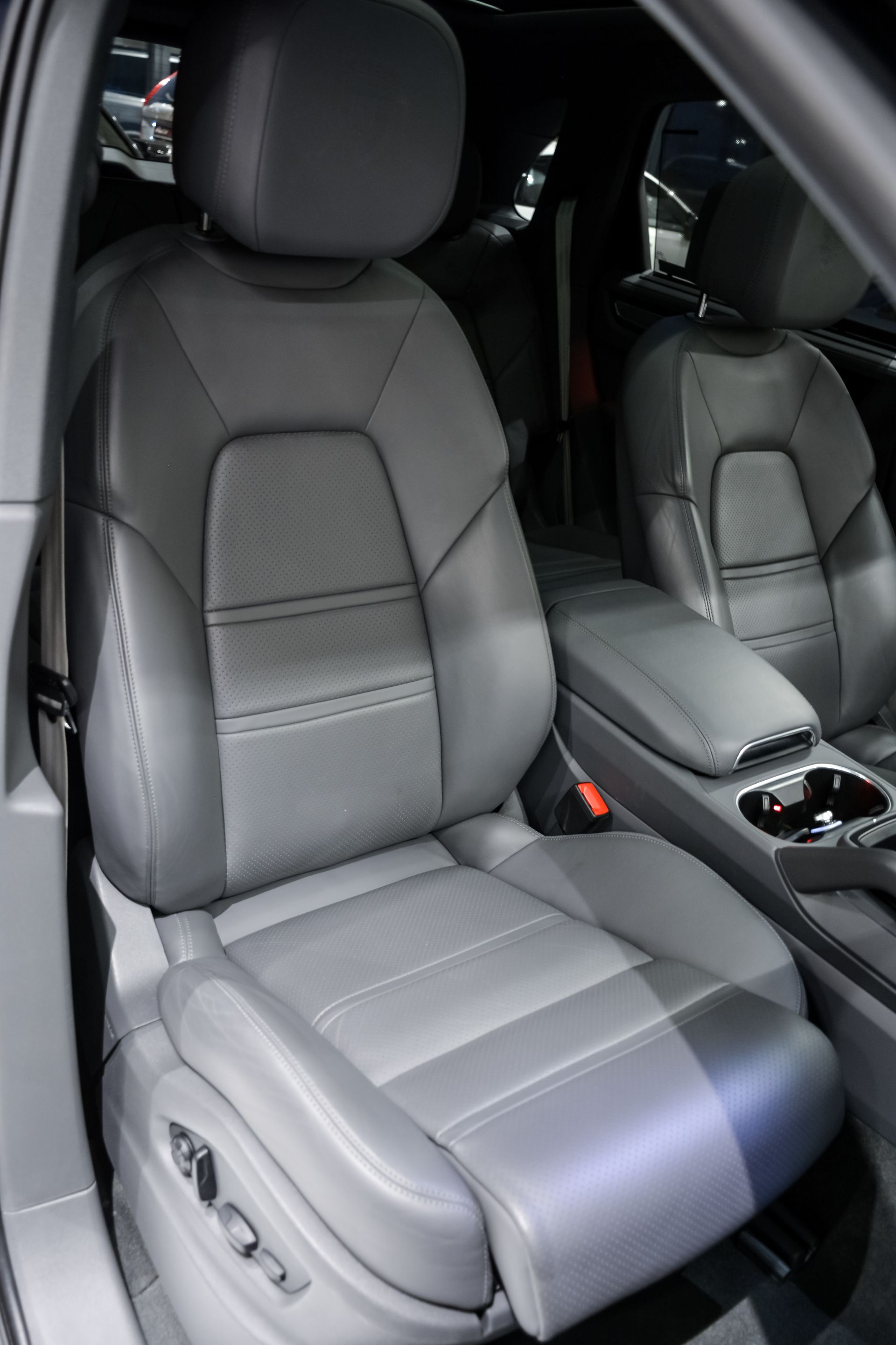 Porsche Cayenne Platinum Edition E-Hybrid