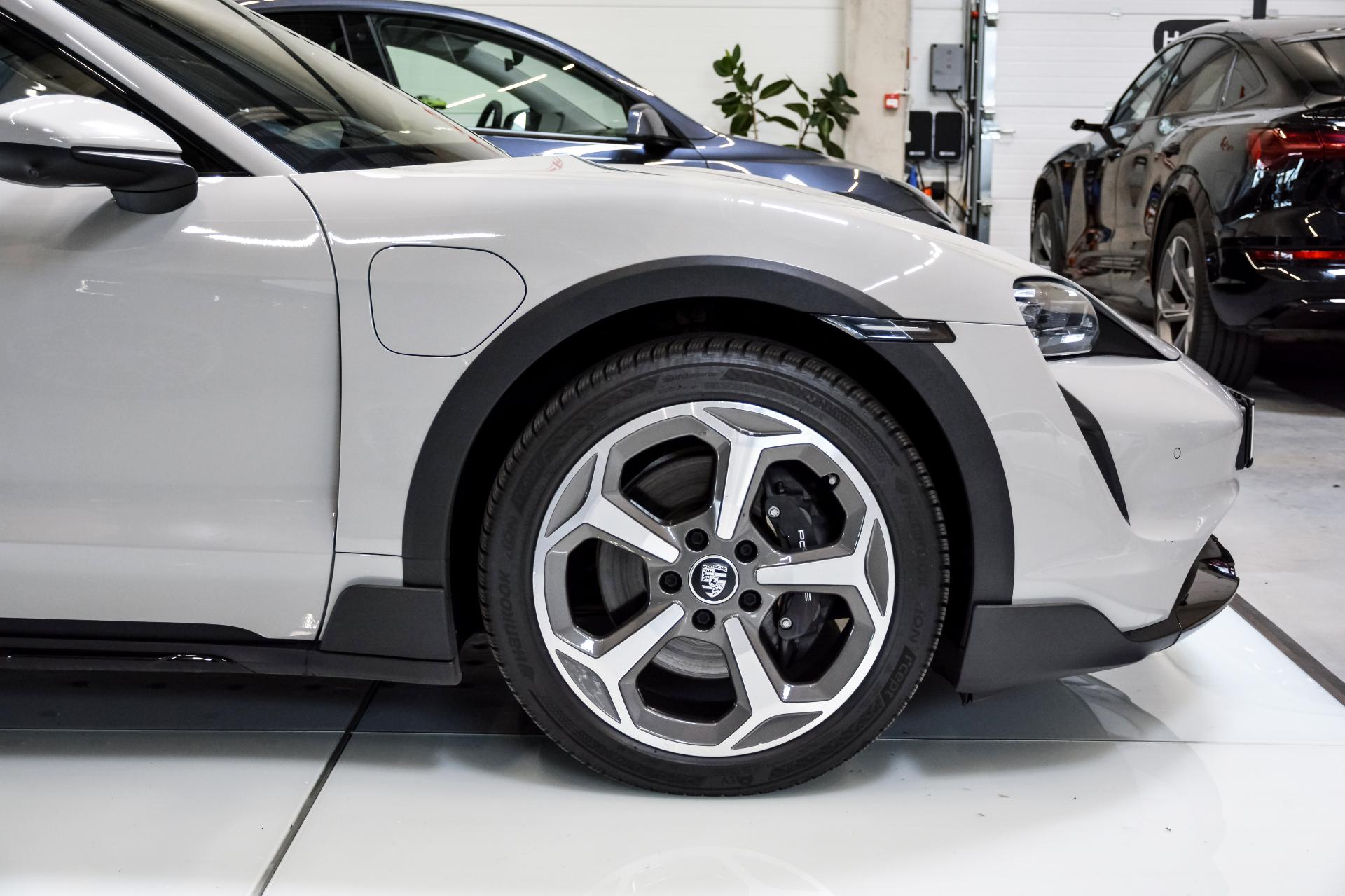 Porsche Taycan 4 Cross Turismo Sport Chrono Plus 350kW