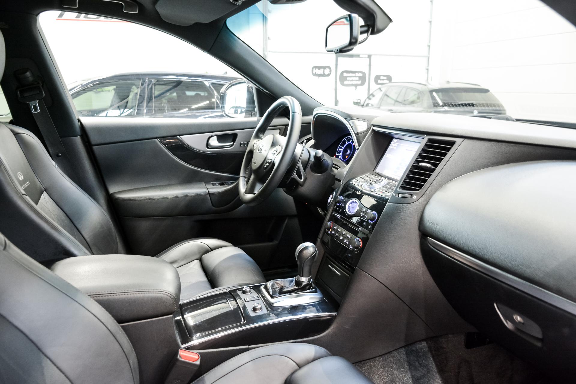 Infiniti QX70 3.0 175kW
