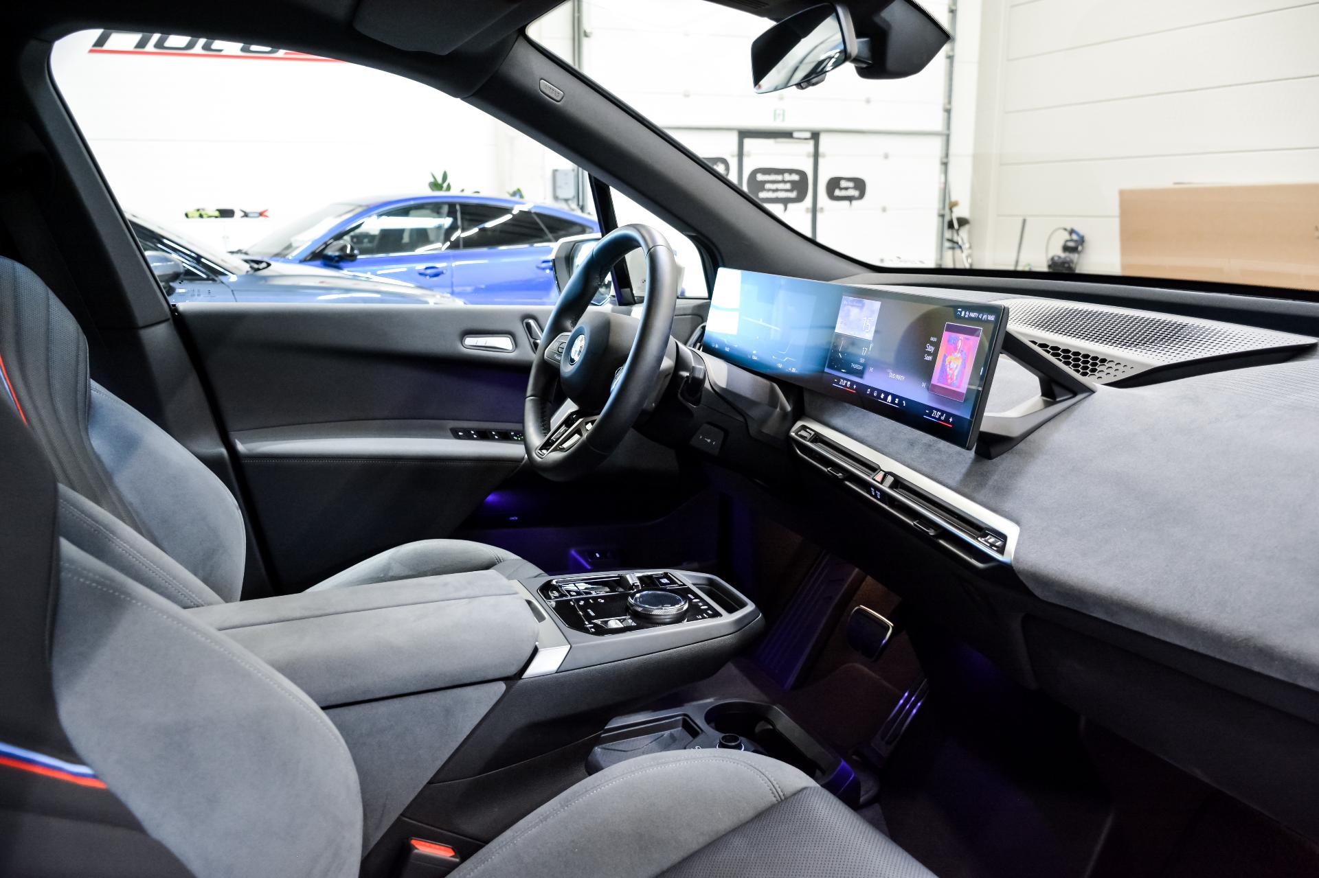 BMW iX xDrive 45 M Sport Pro pakett 300kW