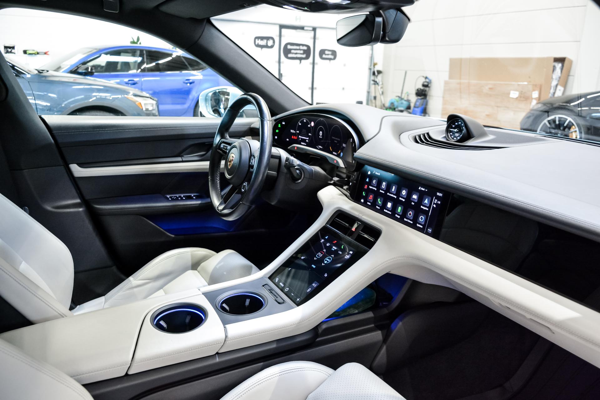 Porsche Taycan 4 Cross Turismo Performance Battery Plus 350kW