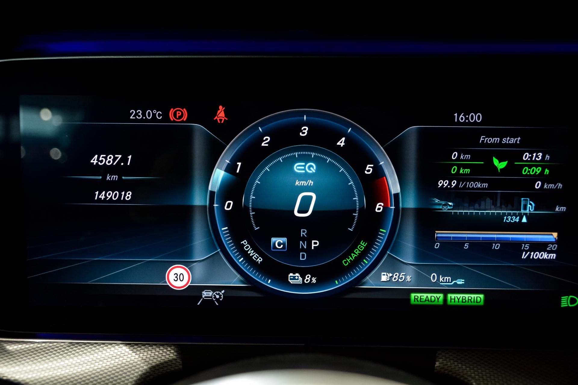 Mercedes-Benz E 300 DE Avantgarde 2.0 225kW