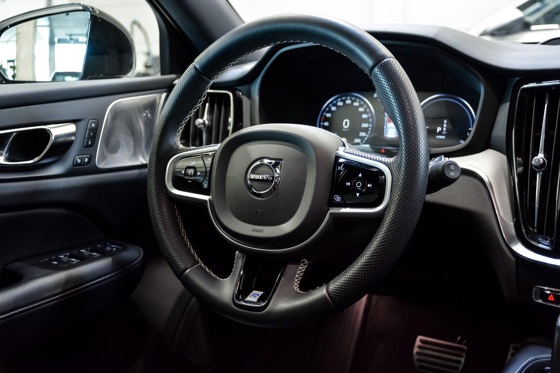 Volvo V60 R-Design T8 AWD Recharge 2.0 288kW