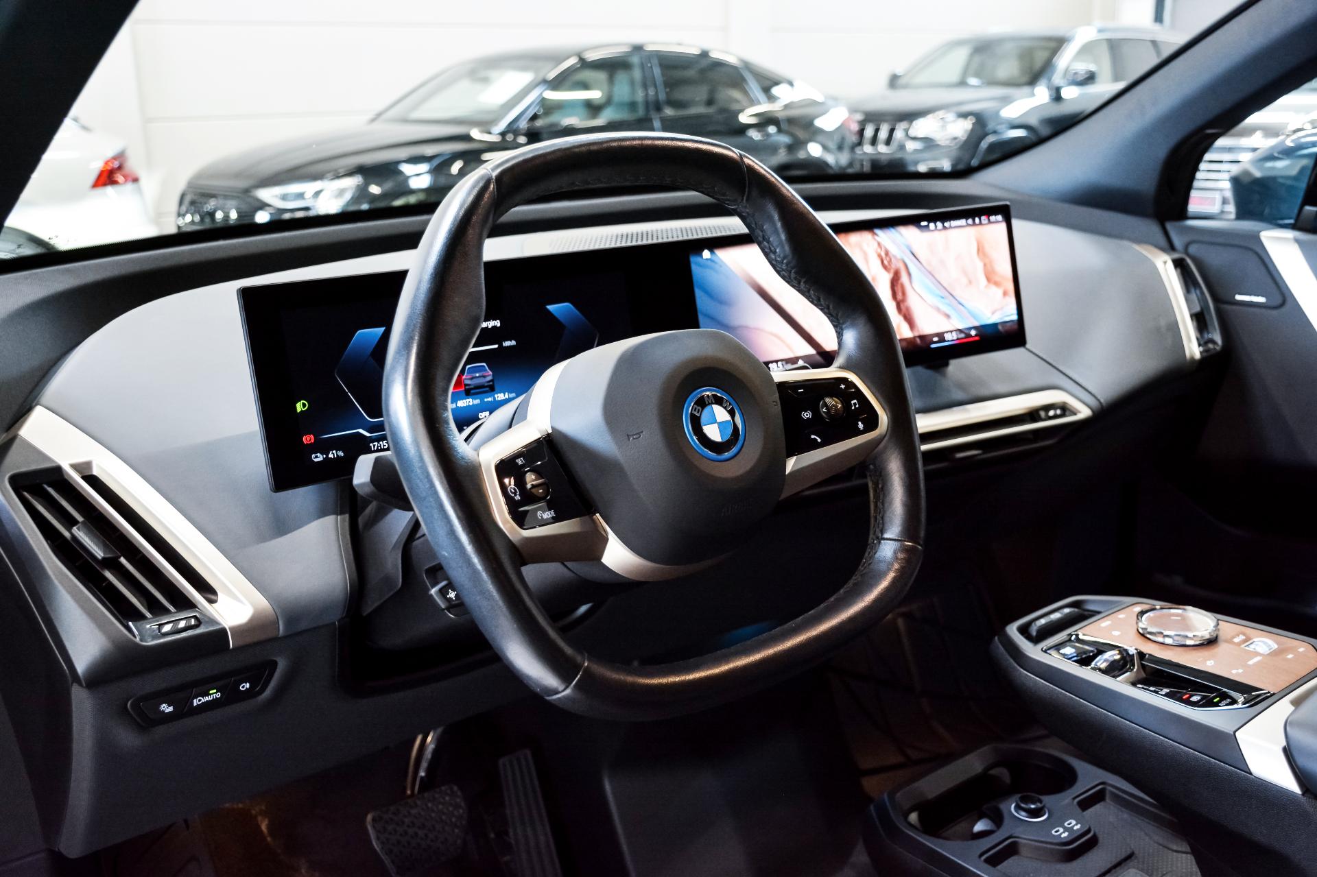 BMW iX xDrive 40 Sportpakett 240kW