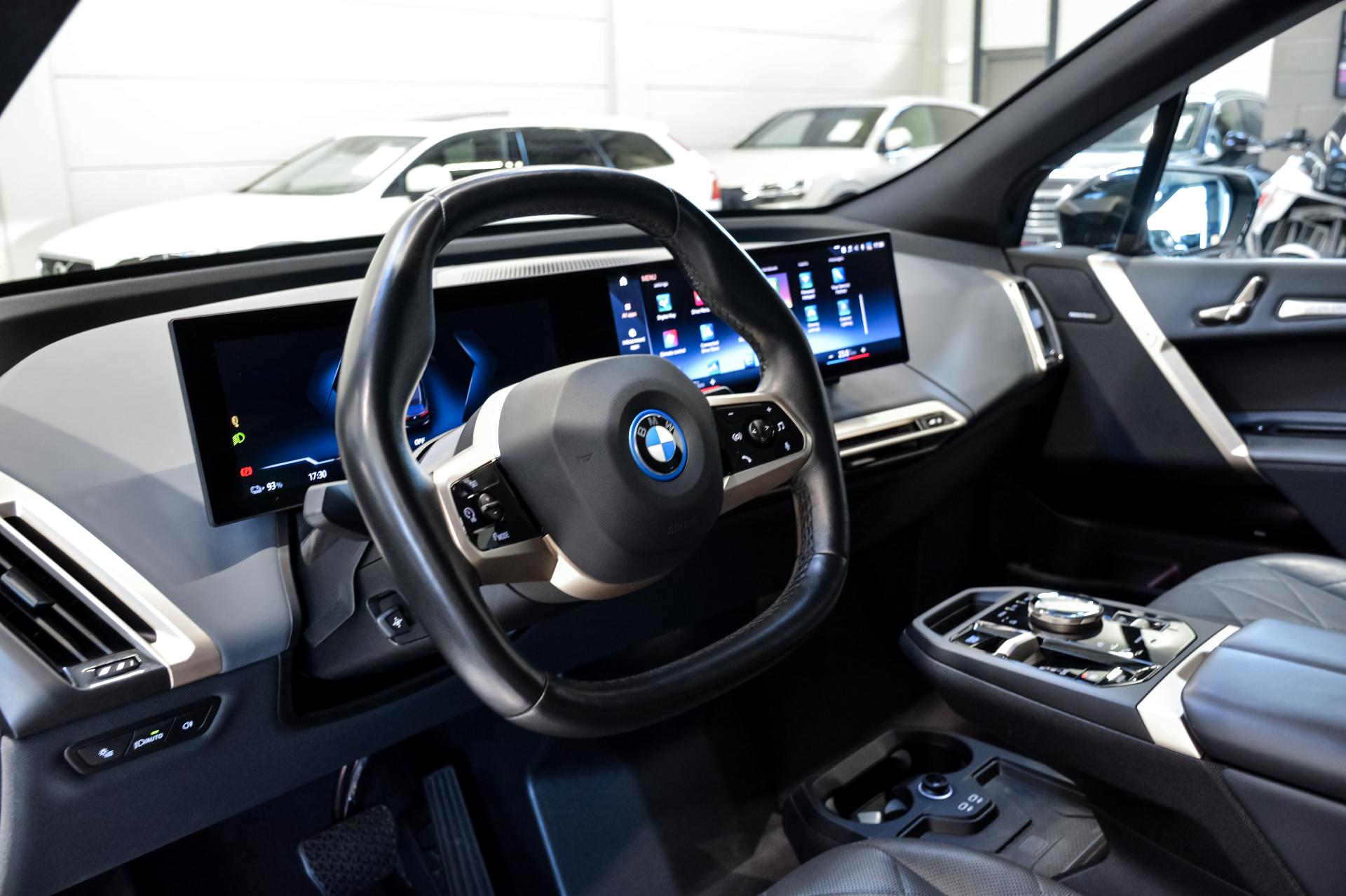 BMW iX xDrive 40 Sportpakett 240kW