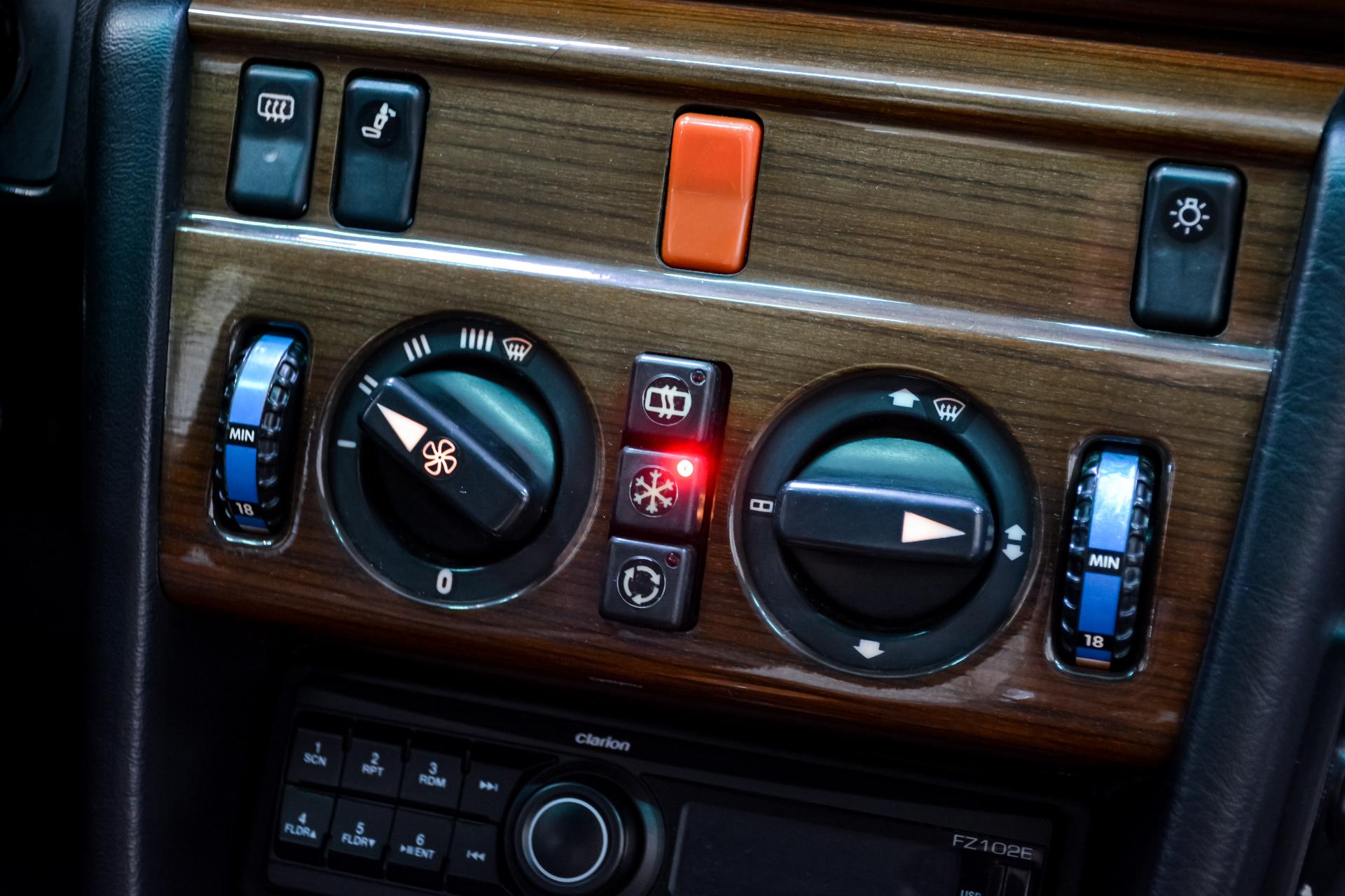 Mercedes-Benz E 230