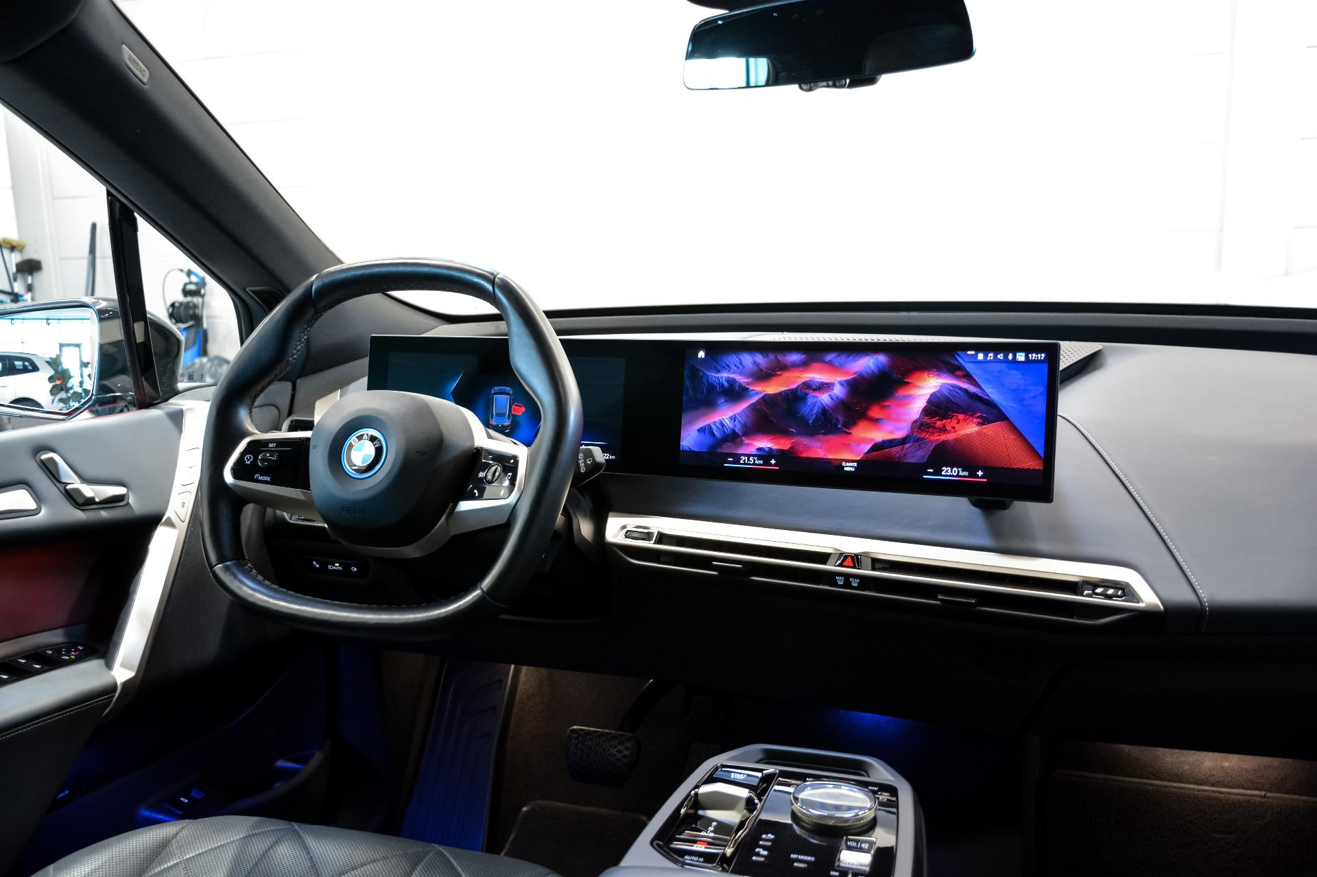 BMW iX xDrive 40 Sportpakett 240kW