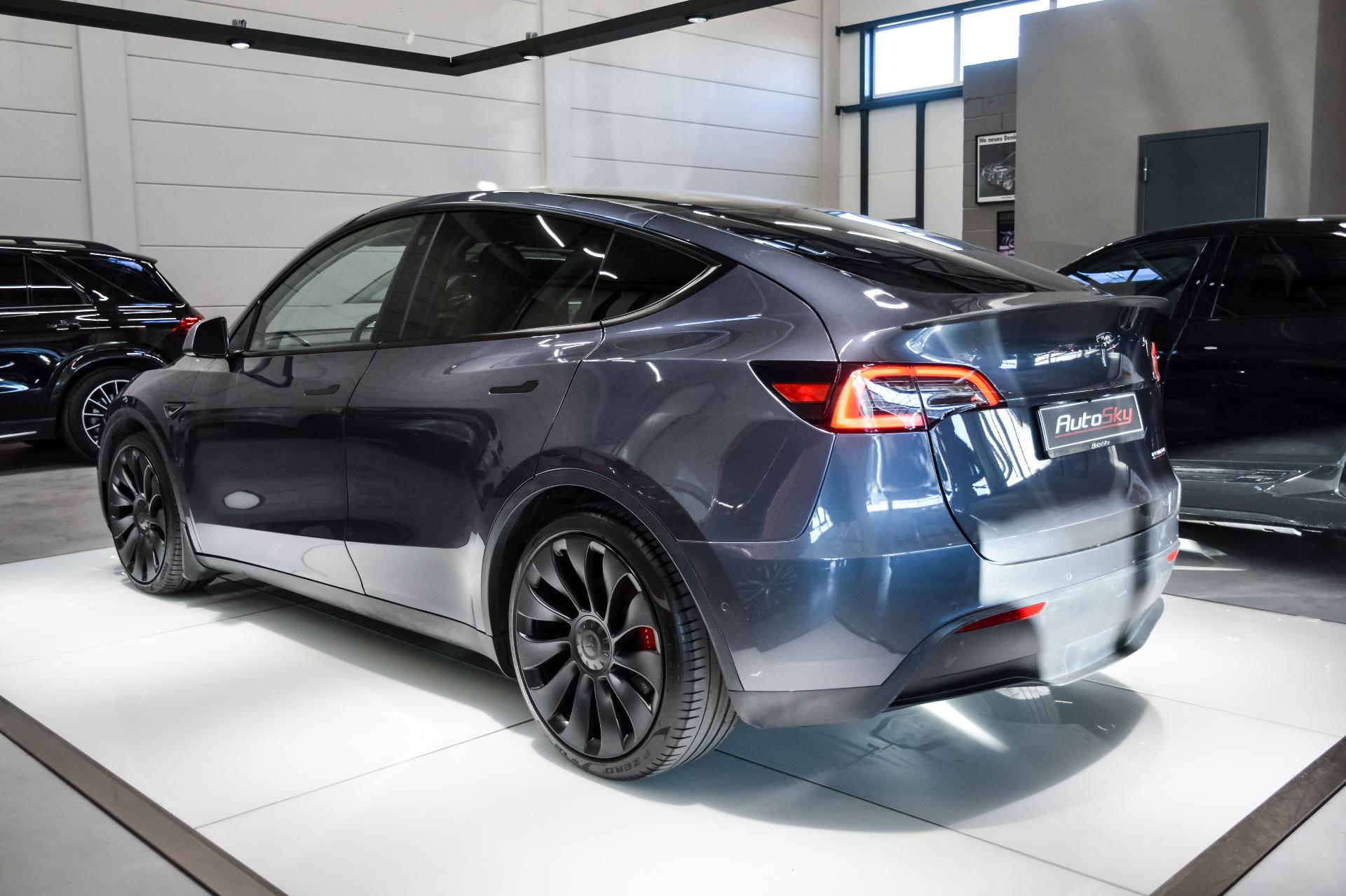 Tesla Model Y Performance AWD