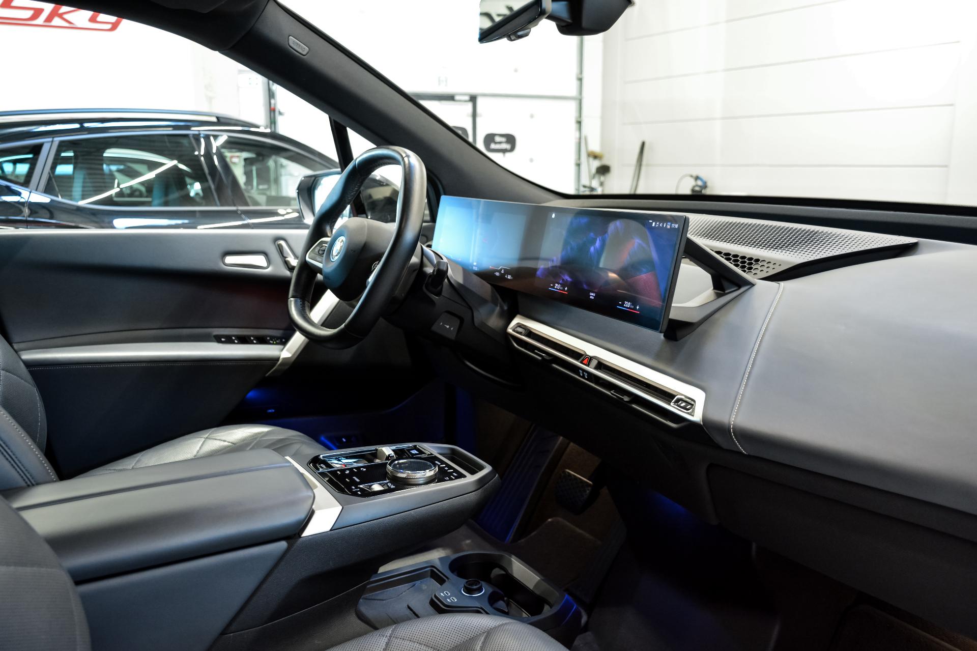BMW iX xDrive 40 Sportpakett 240kW