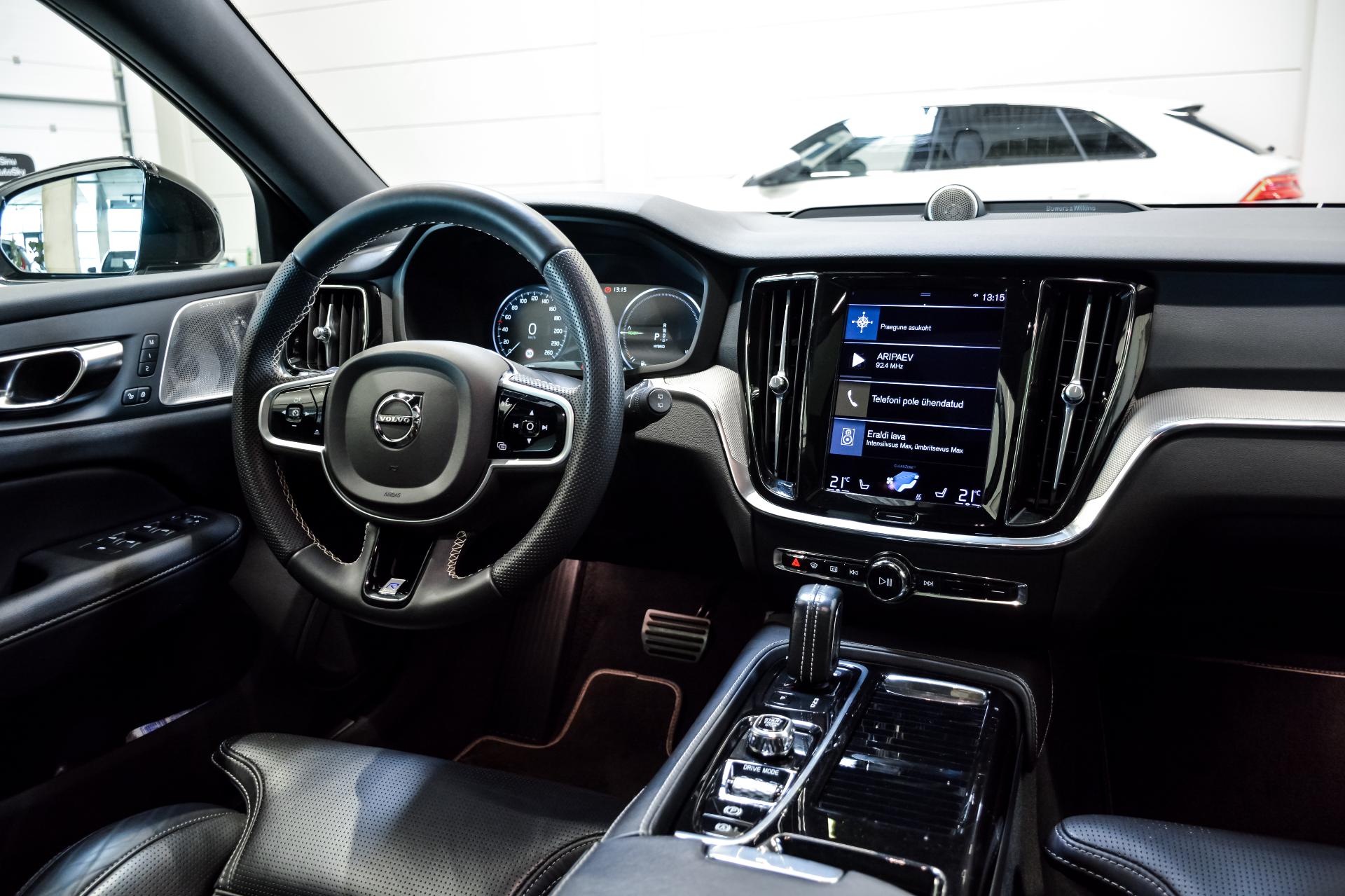 Volvo V60 R-Design T8 AWD Recharge 2.0 288kW