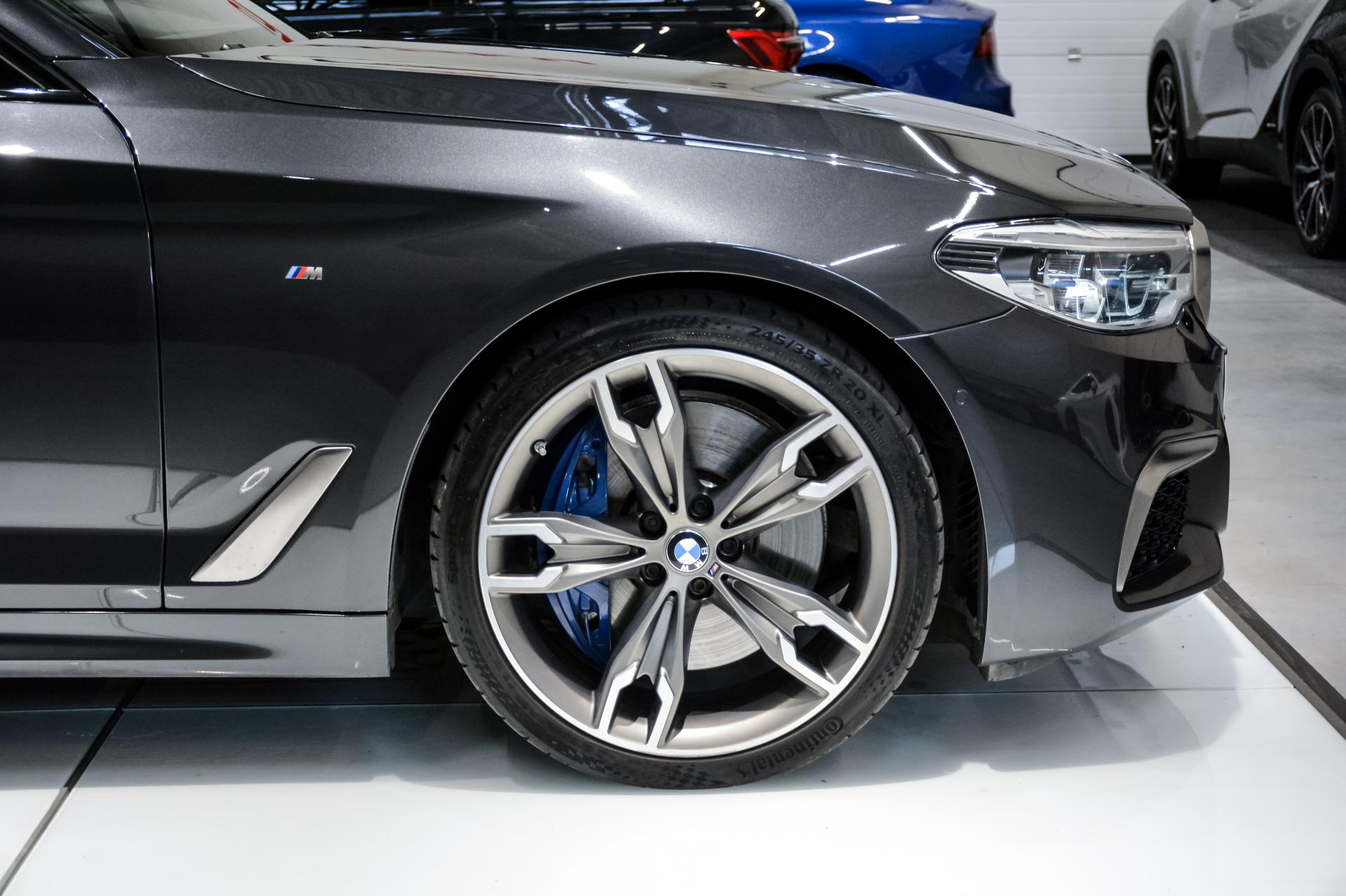 BMW M550 d xDrive Touring Facelift M-Performance 3.0 294kW