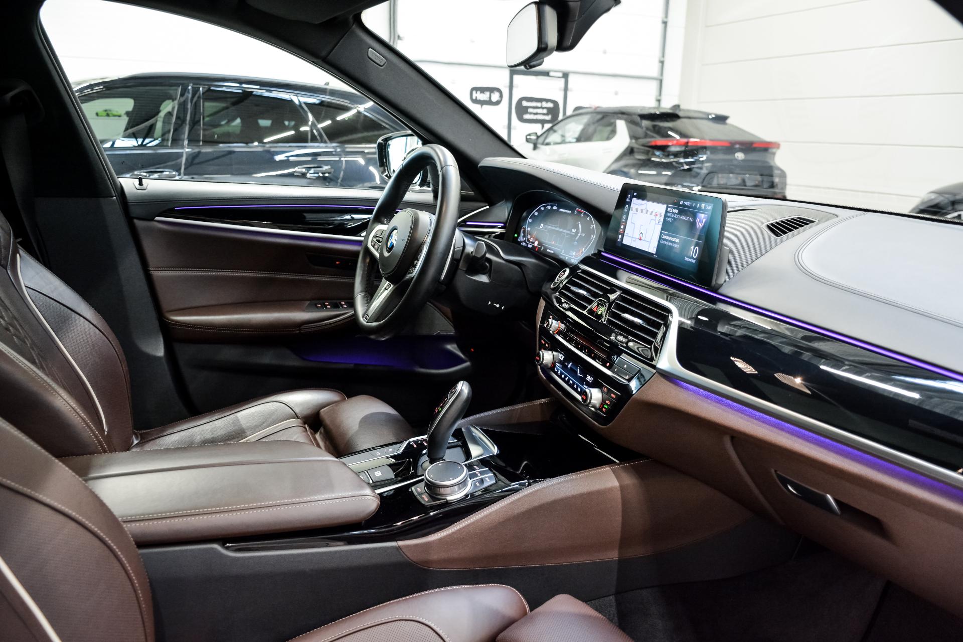 BMW M550 d xDrive Touring Facelift M-Performance 3.0 294kW