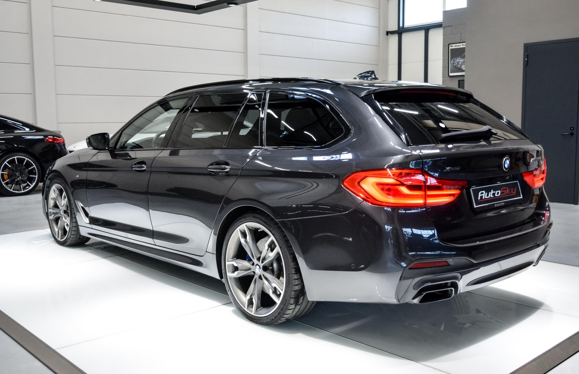 BMW M550 d xDrive Touring Facelift M-Performance 3.0 294kW