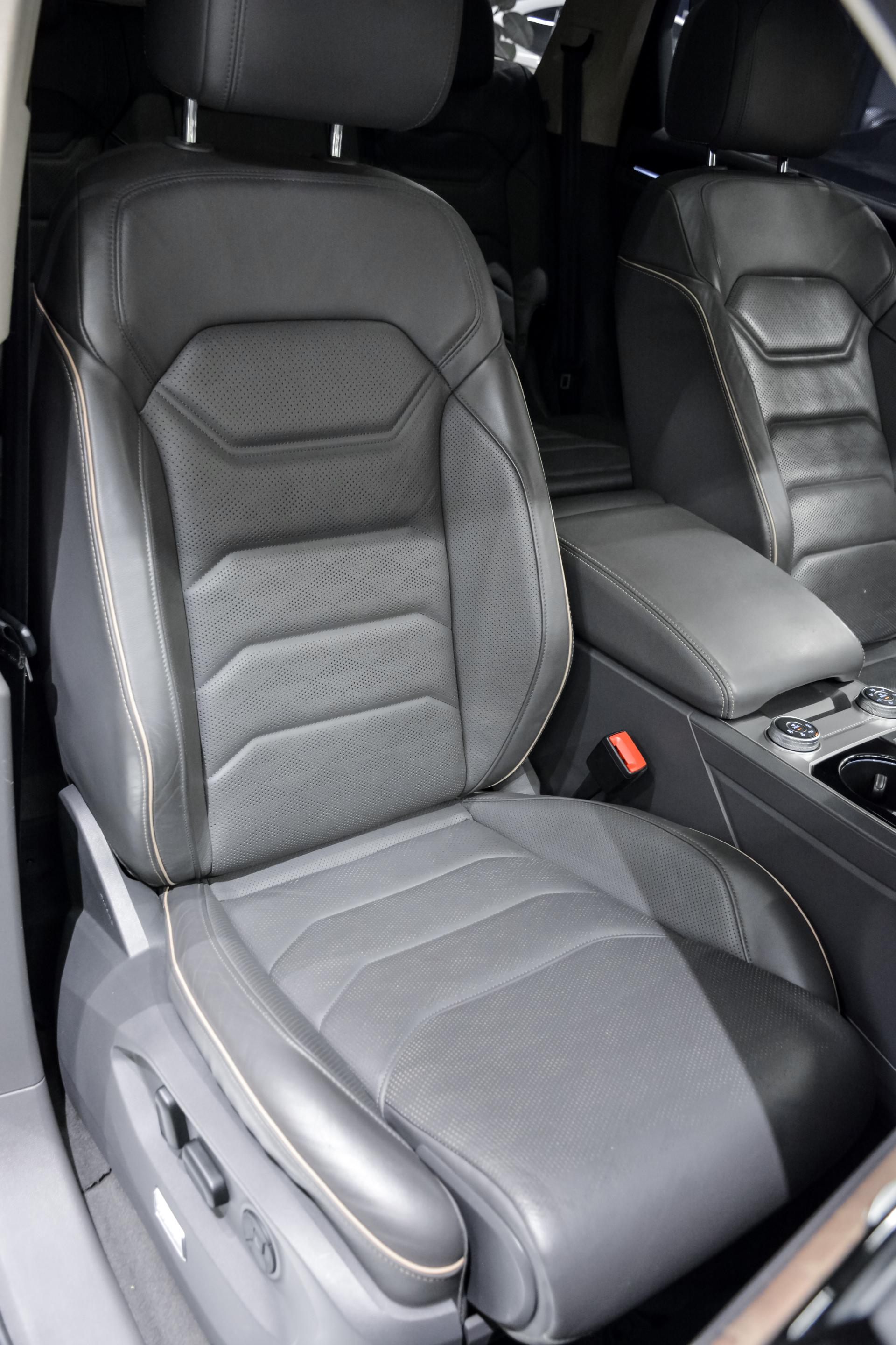 Volkswagen Touareg 4Motion Elegance 3.0 170kW
