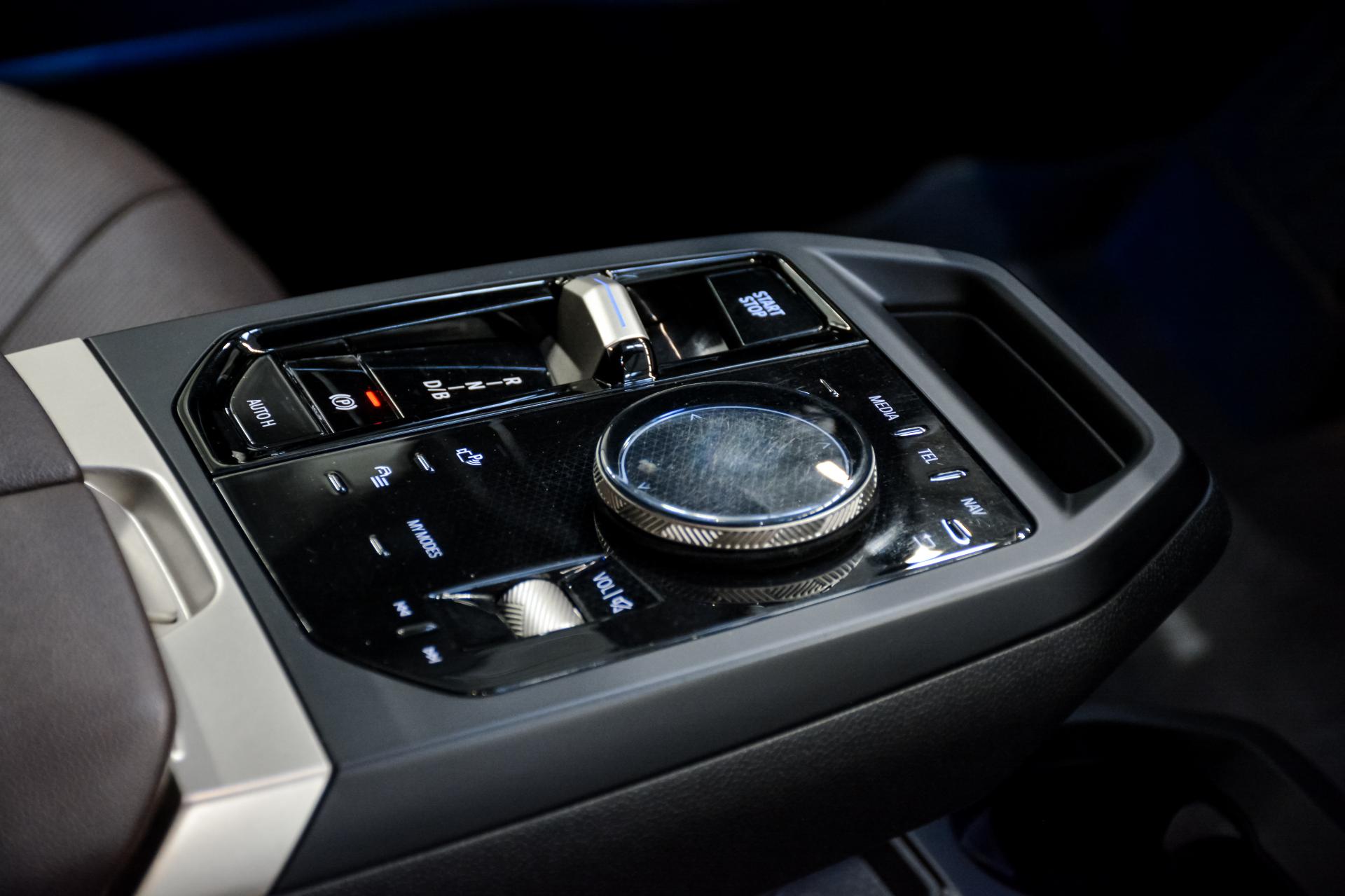 BMW iX xDrive 40 Sports Package 240kW