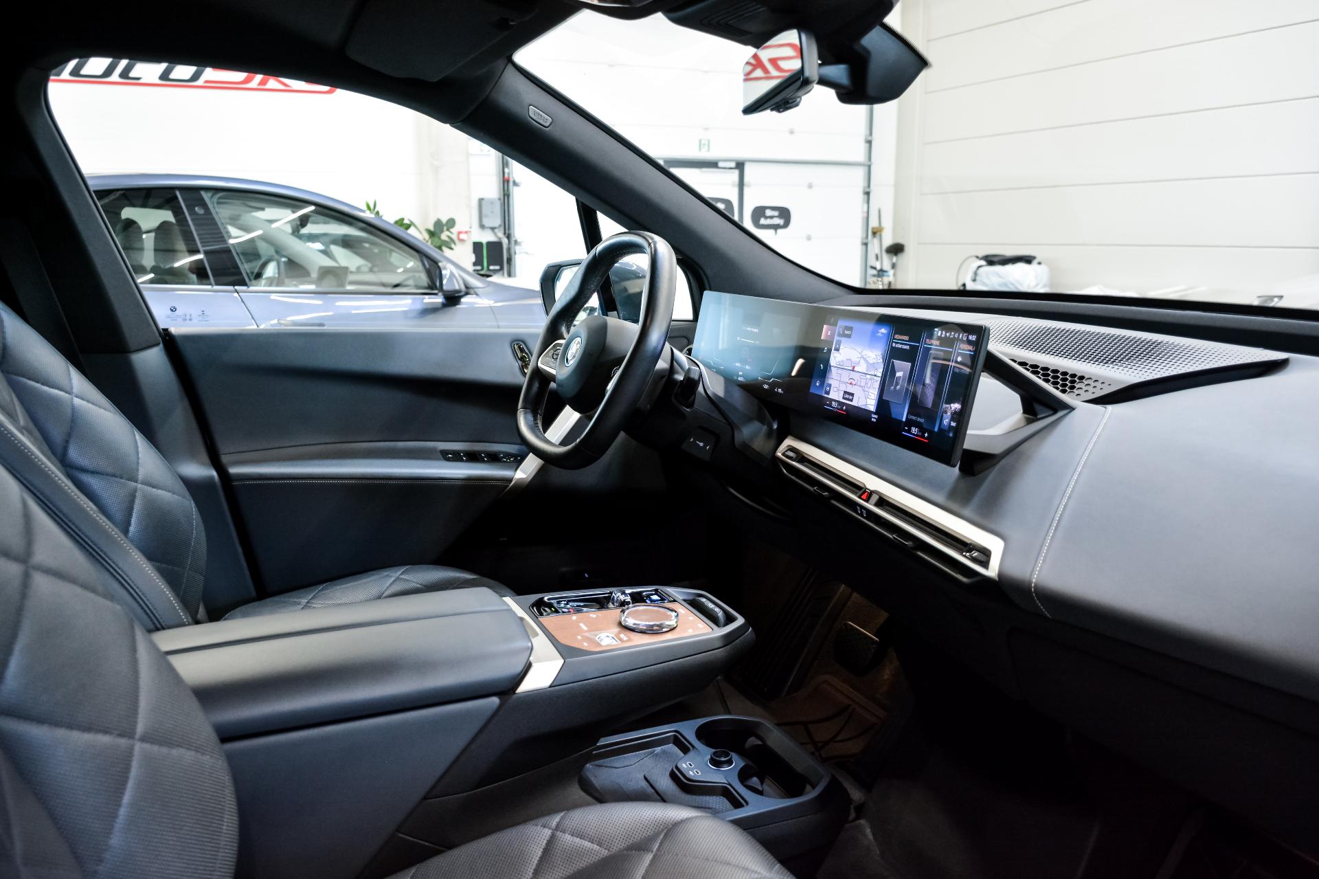 BMW iX xDrive 40 Sportpakett 240kW