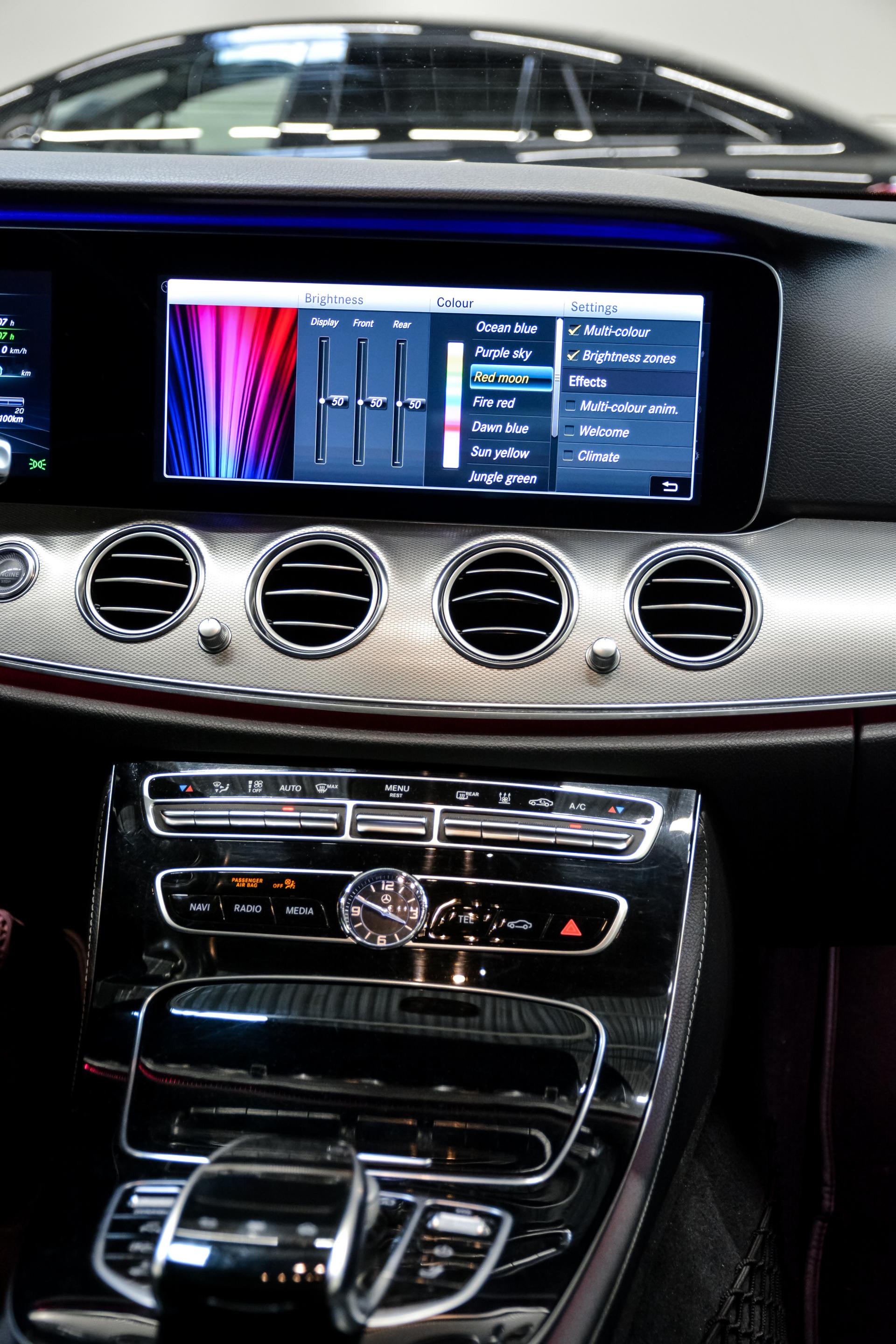 Mercedes-Benz E 300 DE Avantgarde 2.0 225kW