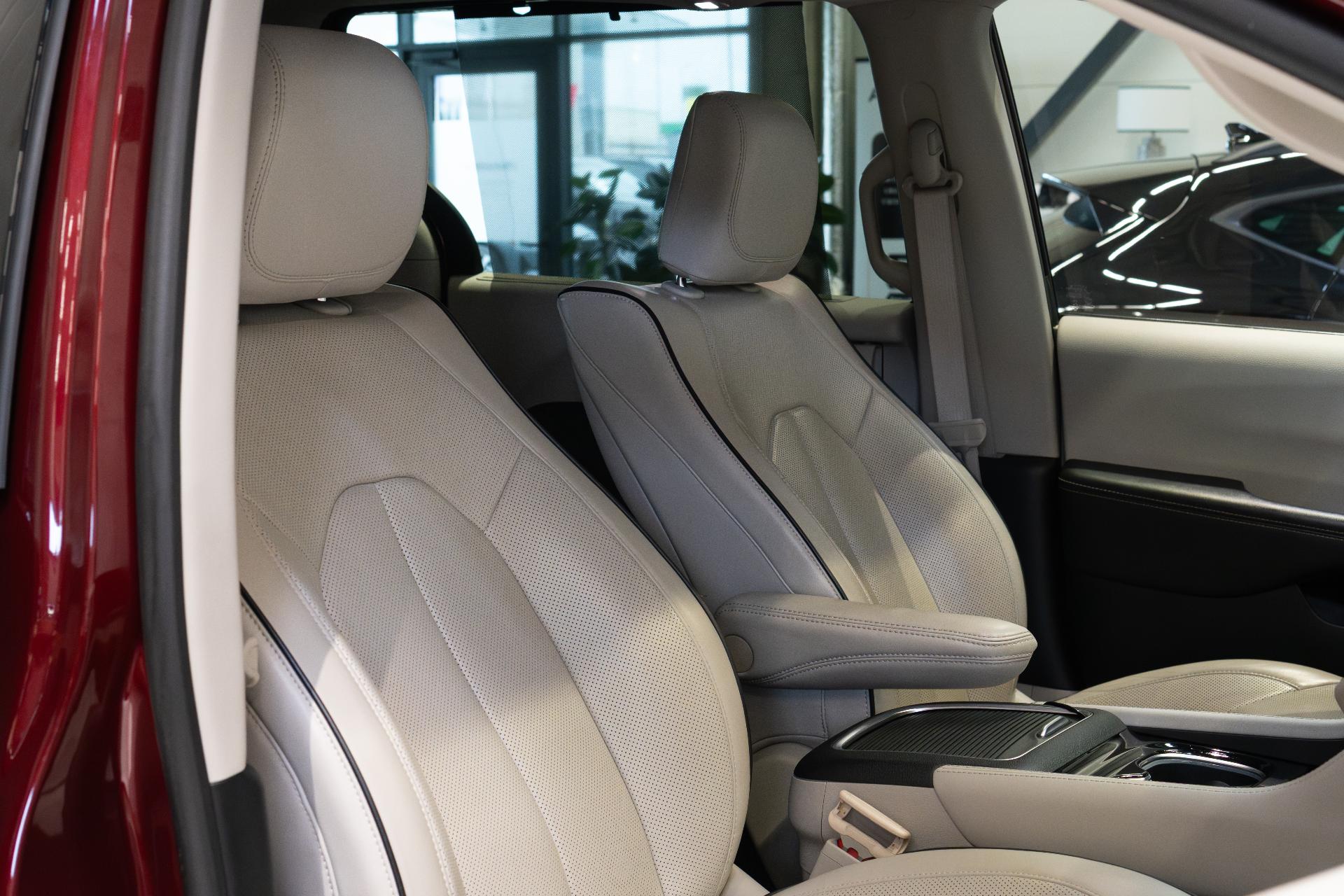 Chrysler Pacifica Limited AWD 3.6 V6 214kW