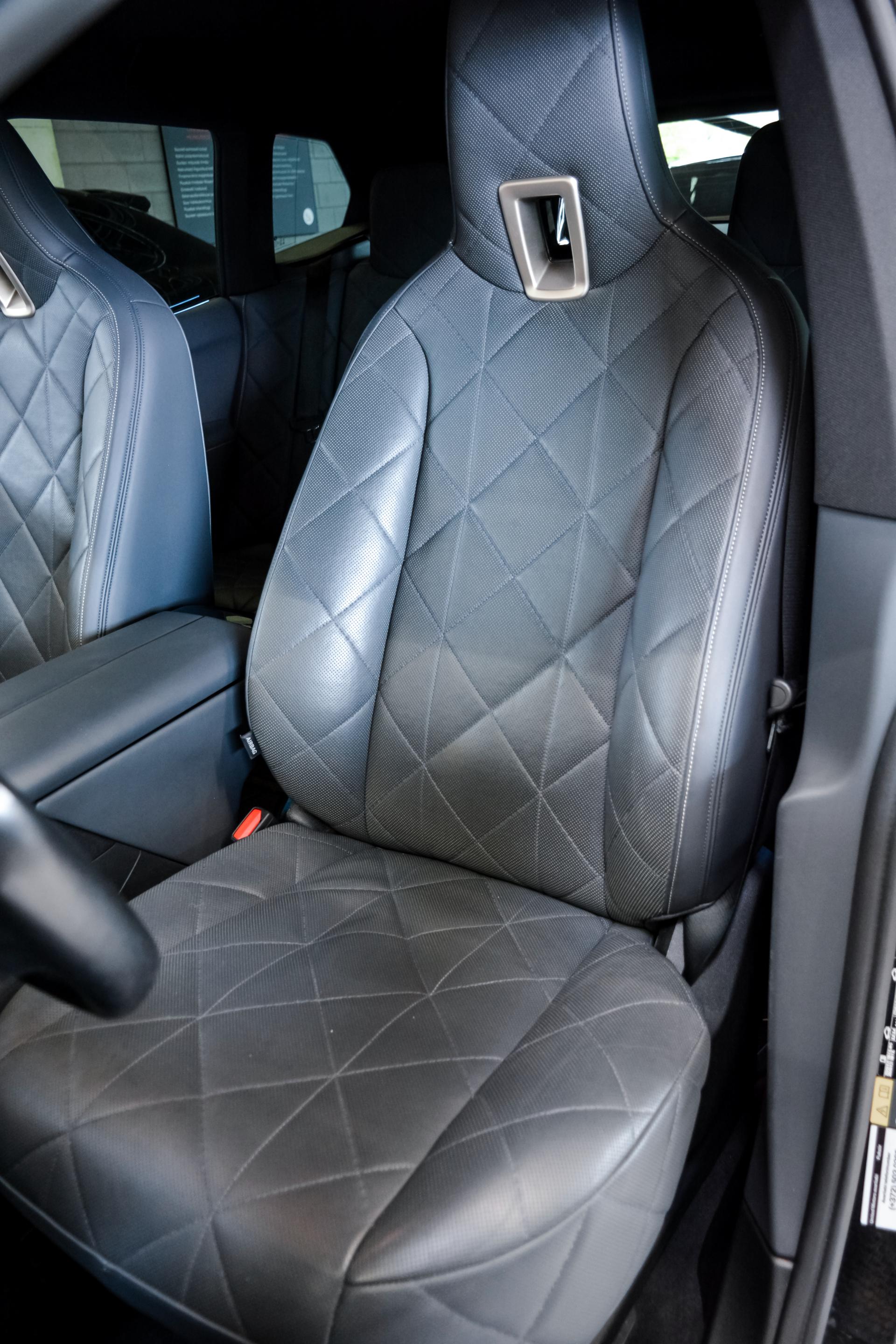 BMW iX xDrive 40 Sportpakett 240kW