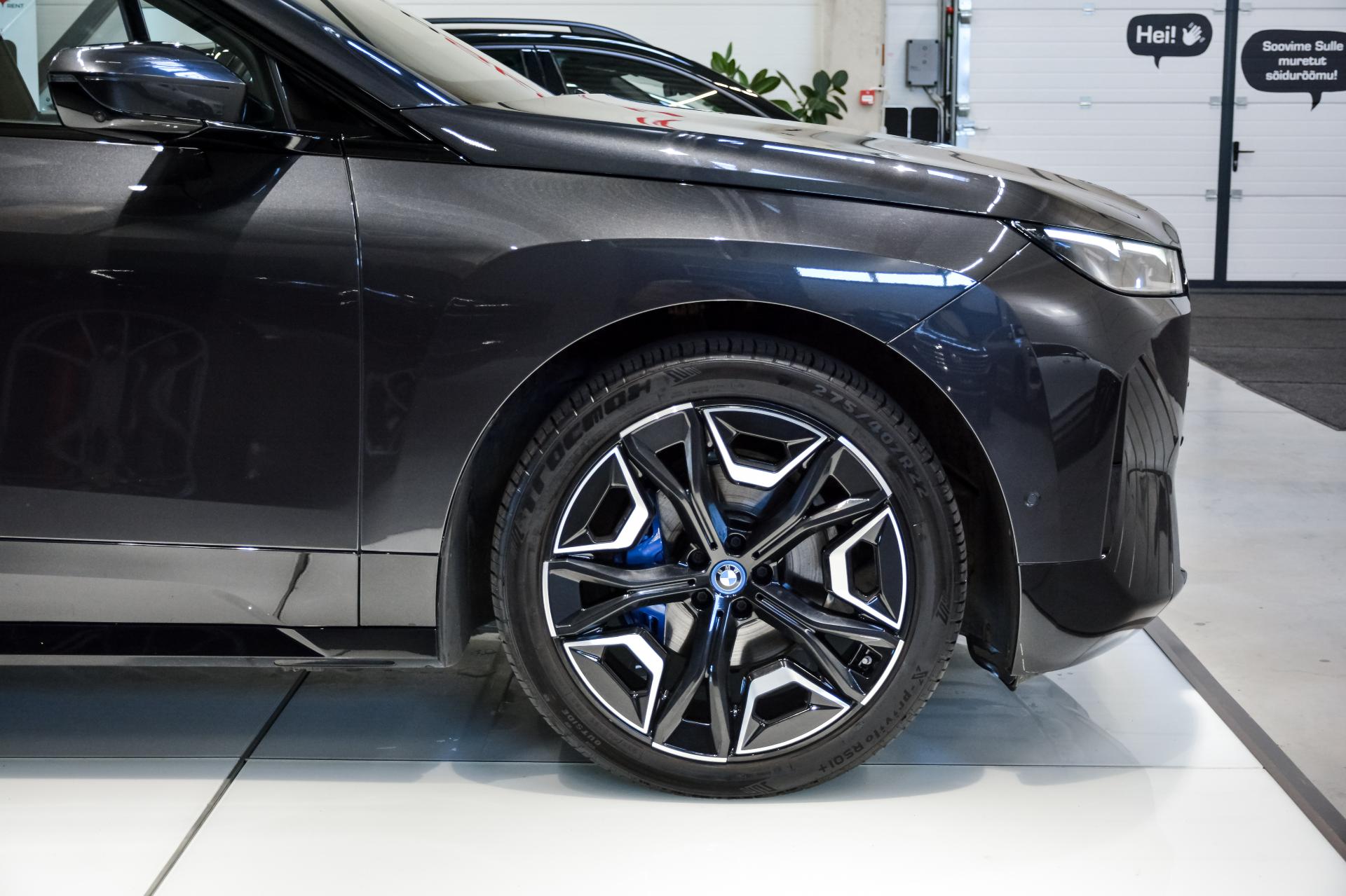 BMW iX xDrive 40 Sportpakett 240kW