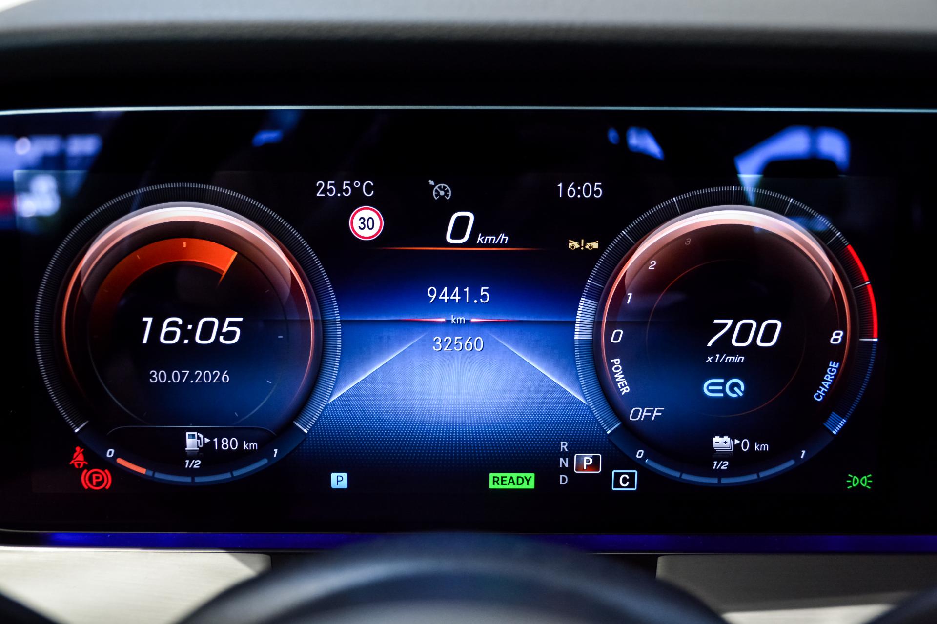 Mercedes-Benz E 300 e Avantgarde 9g-tronic 2.0 235kW