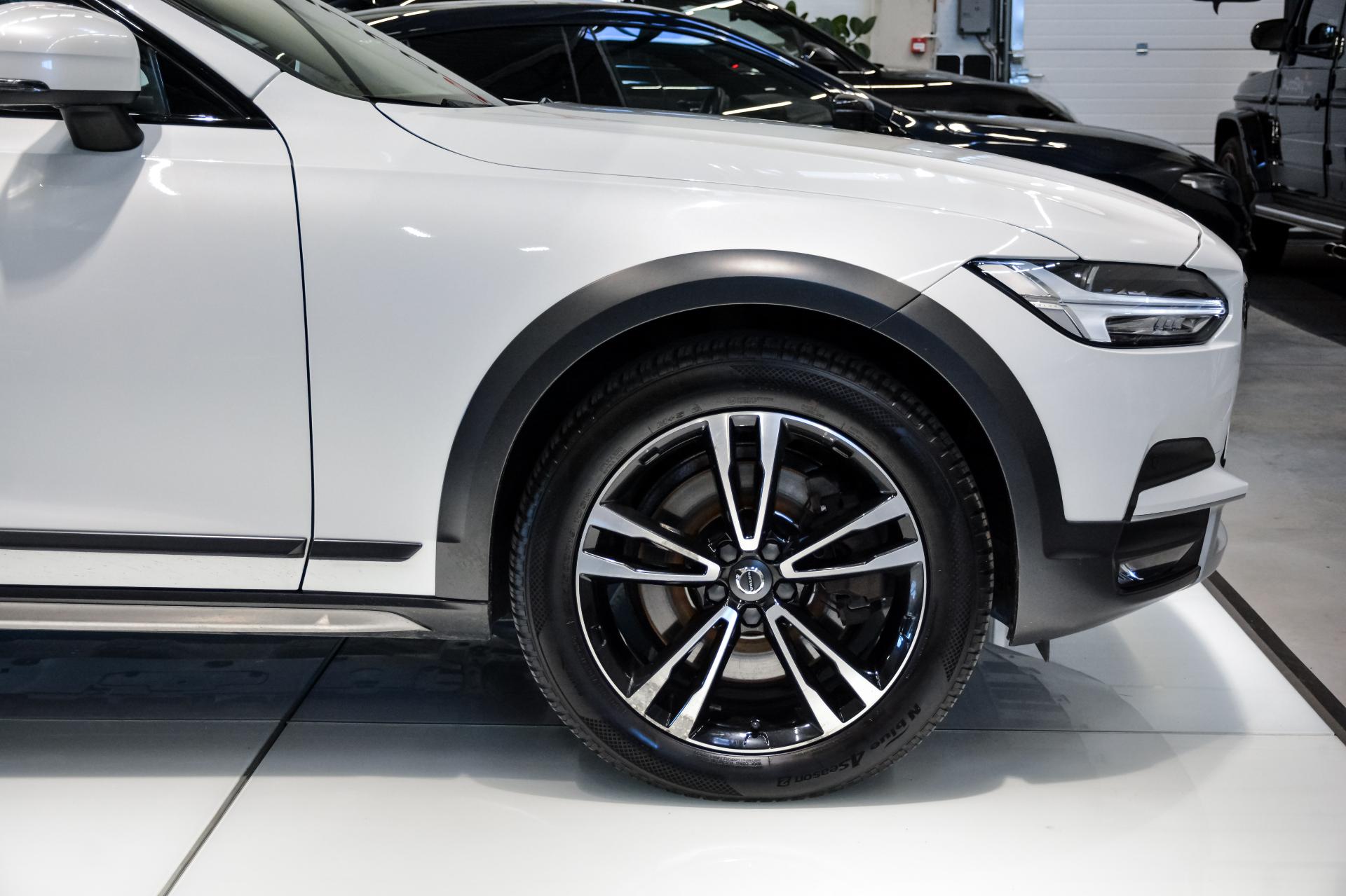 Volvo V90 Cross Country D4 AWD 2.0 140kW